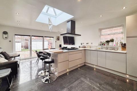 6 Westleigh Gardens, Edgware, HA8 5SG
