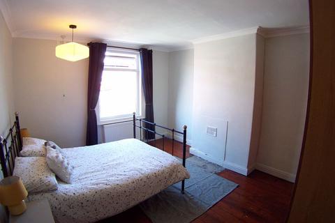35 Beechwood Mount, Leeds, LS4 2NQ