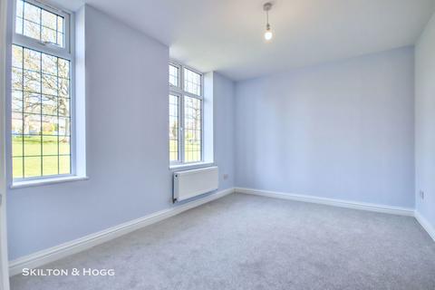 2 bedroom flat for sale, The Green, Daventry NN11