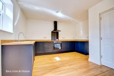 2 bedroom flat for sale, The Green, Daventry NN11