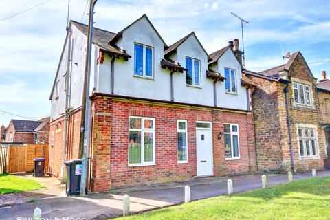 2 bedroom flat for sale, The Green, Daventry NN11