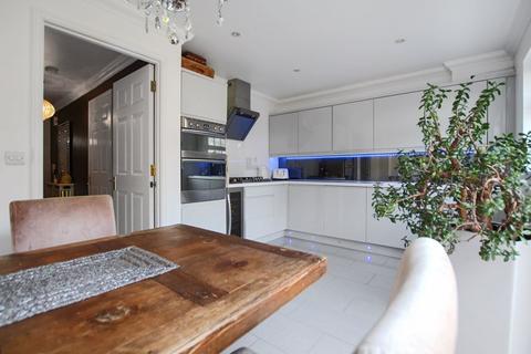 3 bedroom end of terrace house for sale, Abbey Drive, Bexley Park