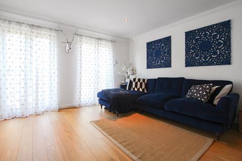 17 Abbey Drive, Dartford, DA2 7WP