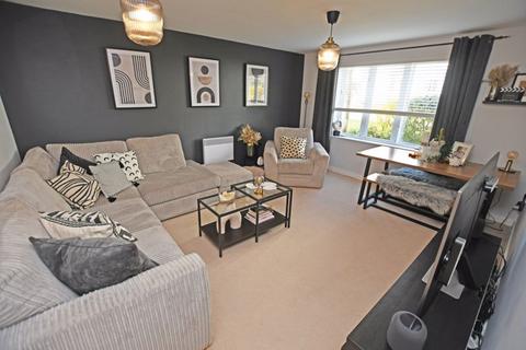 2 bedroom apartment for sale, Poynder Drive, Holborough Lakes