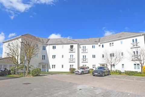 2 bedroom apartment for sale, Poynder Drive, Holborough Lakes