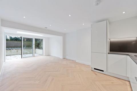 2 bedroom apartment for sale, Crossfield Road, Belsize Park, London NW3