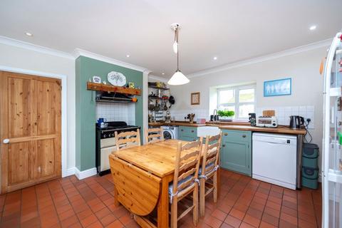 undefined, 3 Peacock Row, Church Street, Glentworth