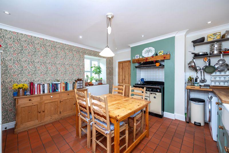 Dining kitchen