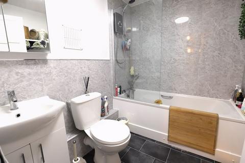 38 Dryden Road, Exeter, EX2 5BS