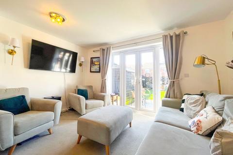 11 Collis Close, Burntwood, WS7 3RQ