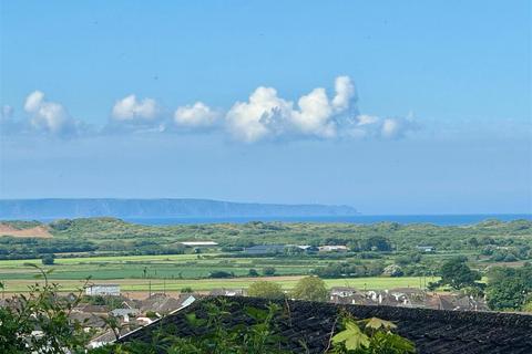 3 Beacon Heights, Braunton, EX33 2HY