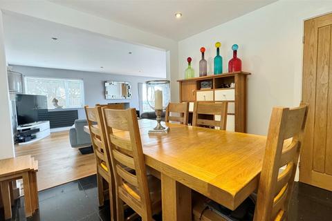 3 Beacon Heights, Braunton, EX33 2HY