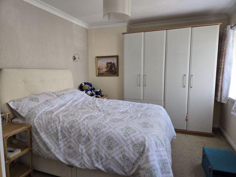 Side view bedroom