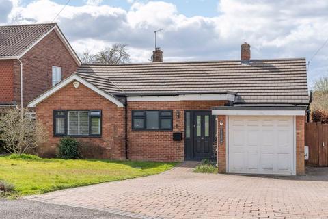 6 Forest Way, Ashtead, KT21 1JL