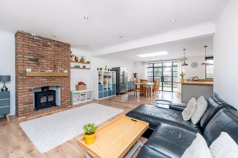 6 Forest Way, Ashtead, KT21 1JL