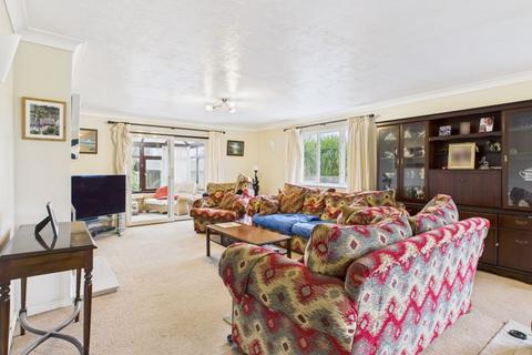 3 bedroom detached bungalow for sale, Coach Lane, Redruth - Individual detached three bedroom bungalow on generous plot