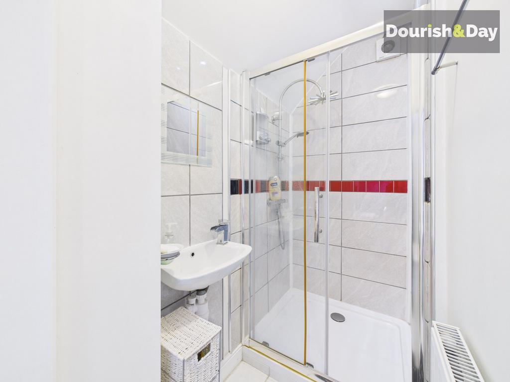 Ensuite (Bedroom Three)