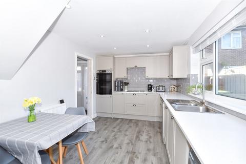 3 bedroom semi-detached house for sale, Columbine Close, West Malling ME19