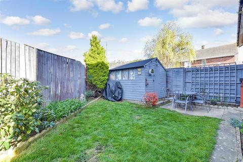 3 bedroom semi-detached house for sale, Columbine Close, West Malling ME19