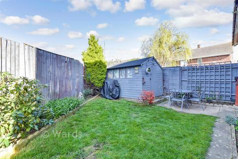 3 bedroom semi-detached house for sale, Columbine Close, West Malling ME19