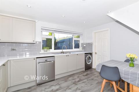 3 bedroom semi-detached house for sale, Columbine Close, West Malling ME19