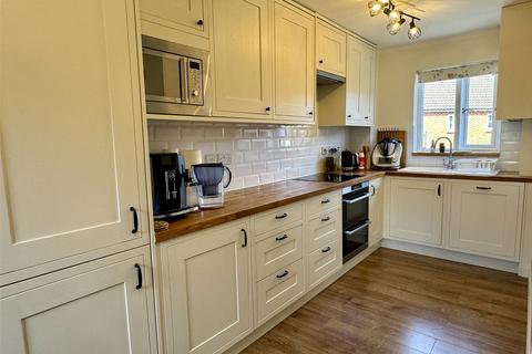 24 Lower Meadow, Ilminster, TA19 9DP