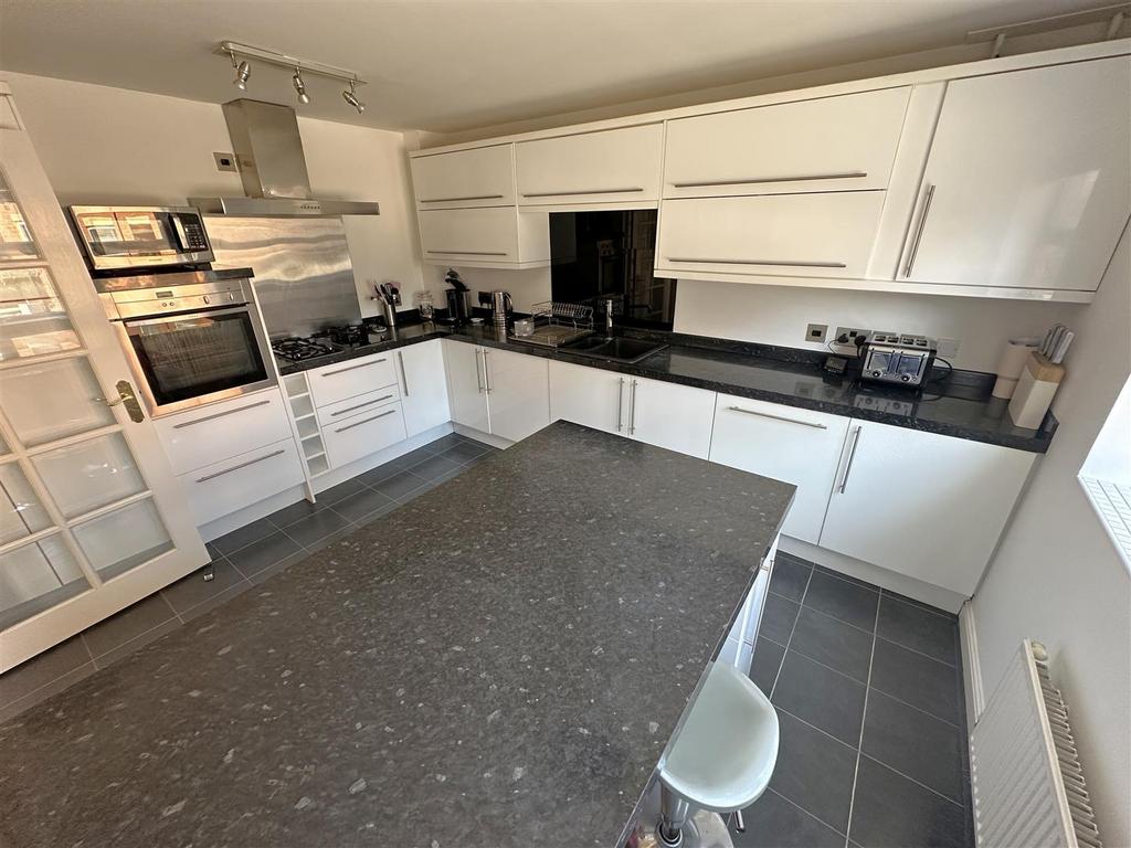 Kitchen/Breakfast Room