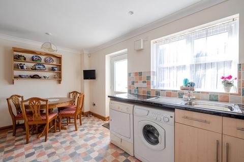 2 Mianda Terrace, Ilminster, TA19 0DX