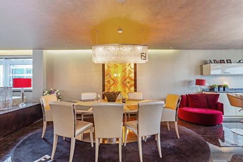 4 bedroom apartment to rent, Park Towers, W1J