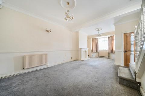 33 Chester Road, London, E16 4NL