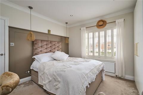 Glencoe Bradford Road, Burley In Wharfedale, Ilkley, LS29 7QR