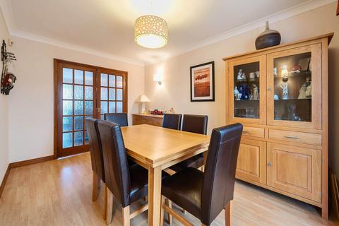 7 Chestnut Leys, Steeple Claydon, Buckingham, MK18 2RR