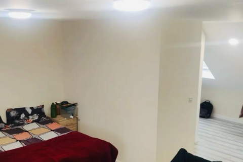 1 bedroom in a house share to rent, Marshall Close, Hounslow, TW4
