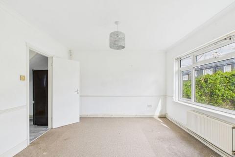 36 The Lindens, New Addington, Croydon, CR0 9EJ