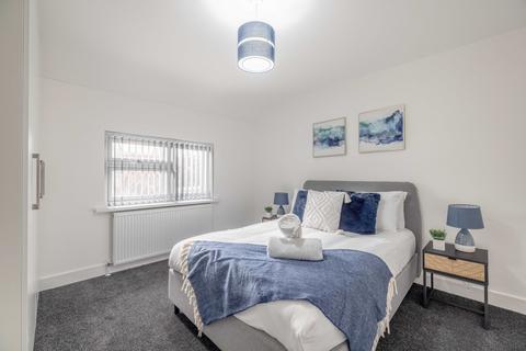 4 bedroom semi-detached house to rent, Baylis Road, Slough