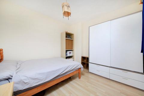 3 bedroom terraced house to rent, Beclands Road, London SW17