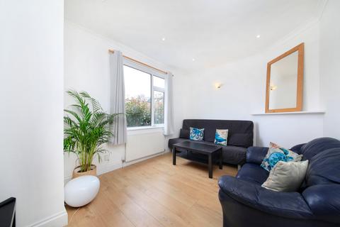 3 bedroom terraced house to rent, Beclands Road, London SW17