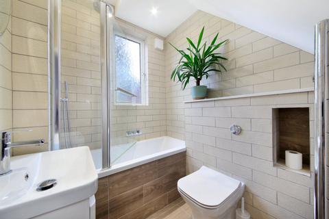 3 bedroom terraced house to rent, Beclands Road, London SW17