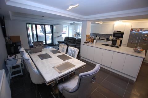 3 Downing Close, Ashton-under-lyne, OL7 9LX