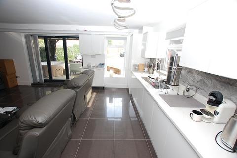 3 Downing Close, Ashton-under-lyne, OL7 9LX