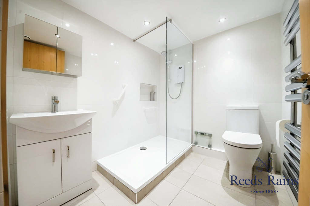 Downstairs Shower Wc