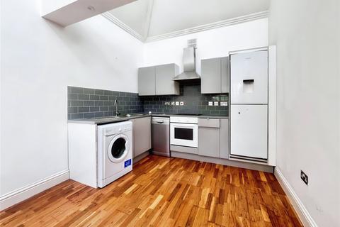 2 bedroom flat for sale, Tweedy Road, Bromley BR1