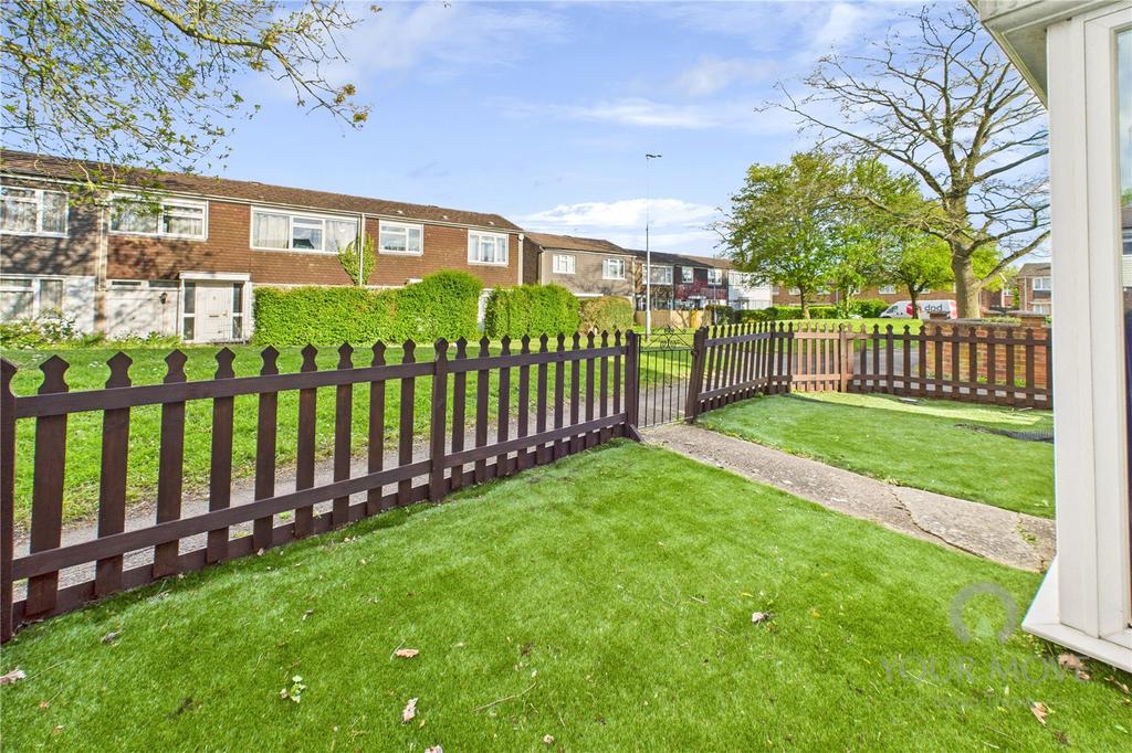 Front Garden/Outlook