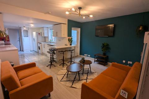 6 bedroom house to rent, Birmingham B29