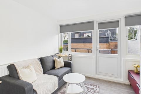 2 bedroom flat to rent, Grove Street Studios The Groves, Liverpool L7