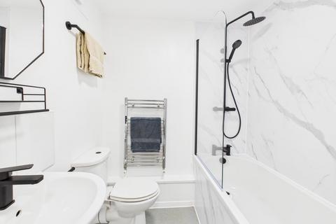 2 bedroom flat to rent, Grove Street Studios The Groves, Liverpool L7