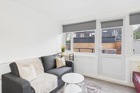 2 bedroom flat to rent, Grove Street Studios The Groves, Liverpool L7