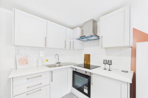 2 bedroom flat to rent, Grove Street Studios The Groves, Liverpool L7