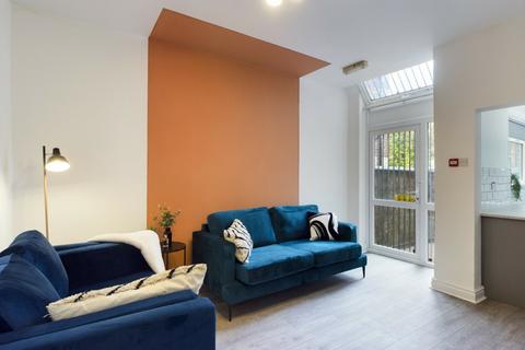 7 bedroom house to rent, Ruskin Avenue, Manchester M14