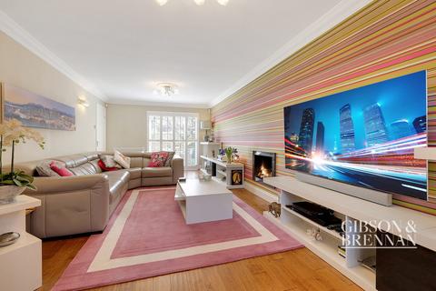 4 bedroom detached house for sale, Wash Road, Basildon, SS15